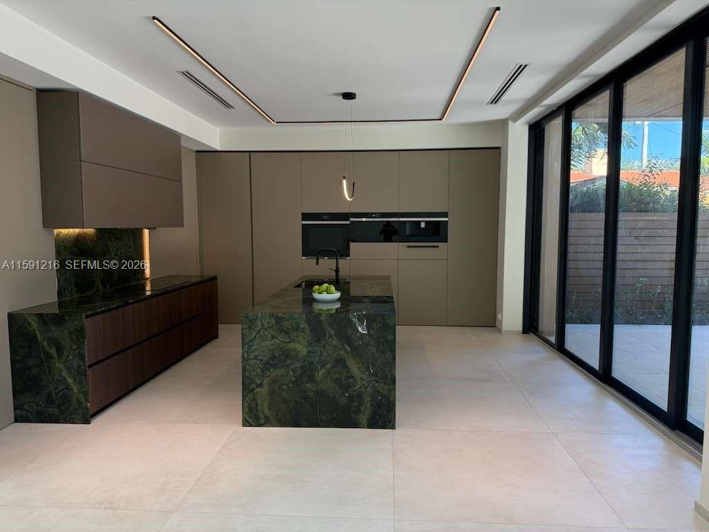 BRICKELL ESTATES - Residential