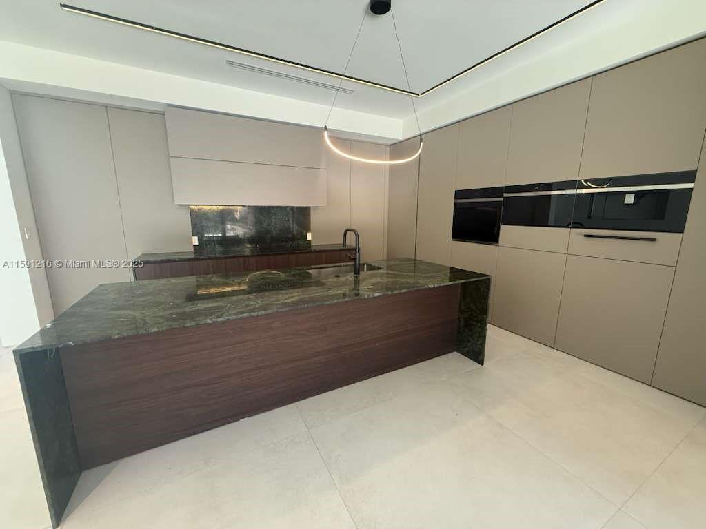 BRICKELL ESTATES - Residential