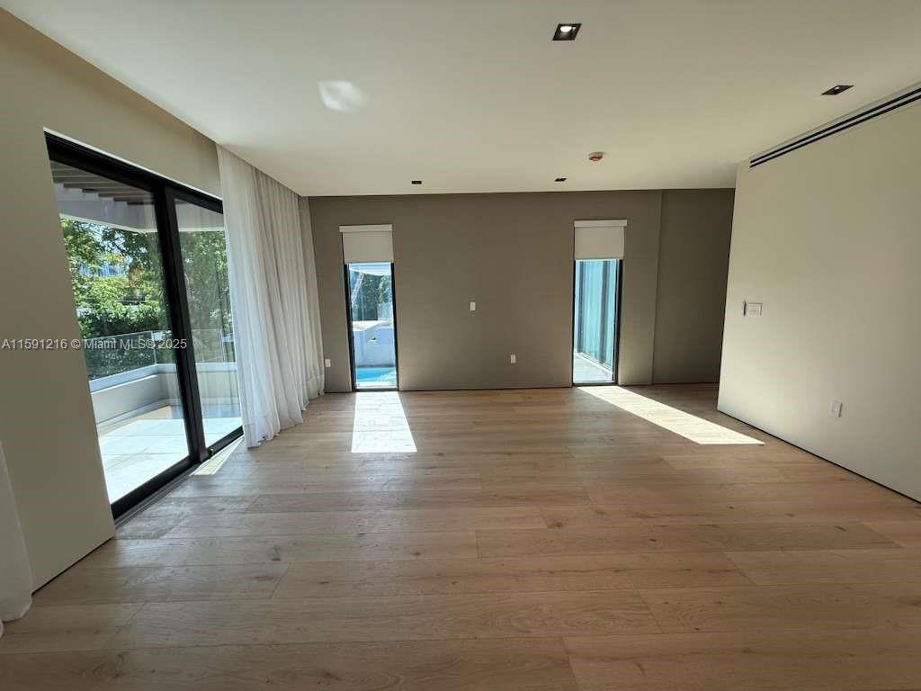 BRICKELL ESTATES - Residential