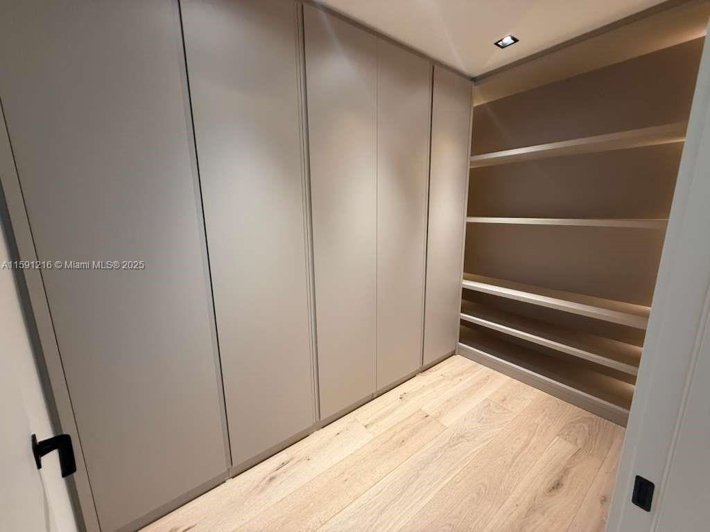 BRICKELL ESTATES - Residential