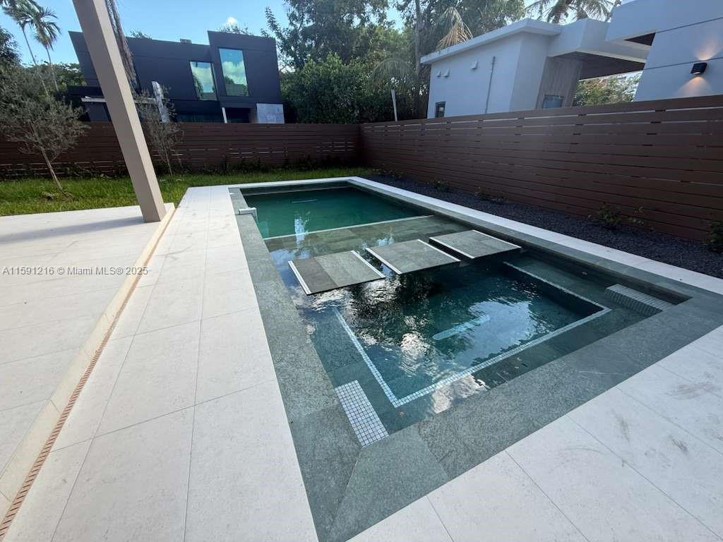 BRICKELL ESTATES - Residential