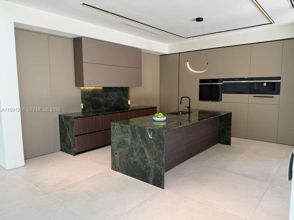 BRICKELL ESTATES - Residential