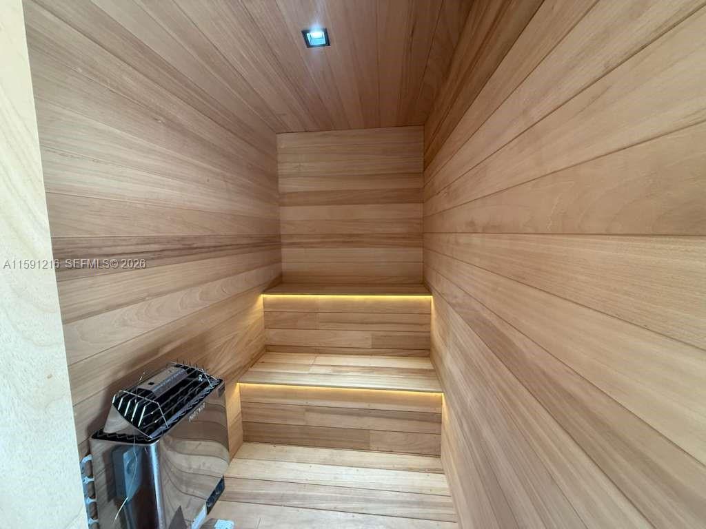 BRICKELL ESTATES - Residential