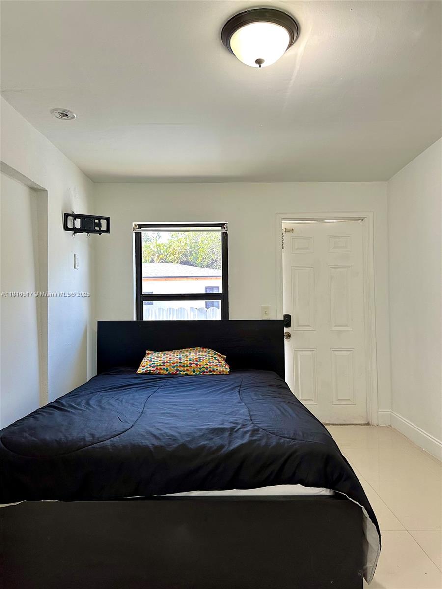 Rental Property at 2467 Nw 95th Ter, Miami, Broward County, Florida - Bedrooms: 1 
Bathrooms: 1  - $1,275 MO.