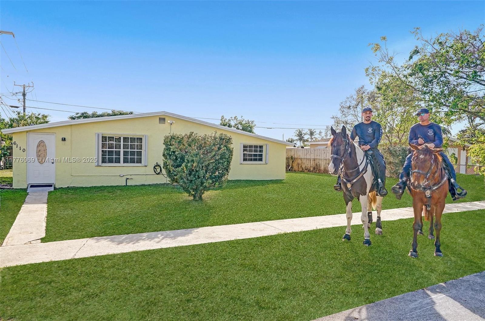 6110 Sw 38th Street, Davie, Broward County, Florida - 3 Bedrooms  
2 Bathrooms - 