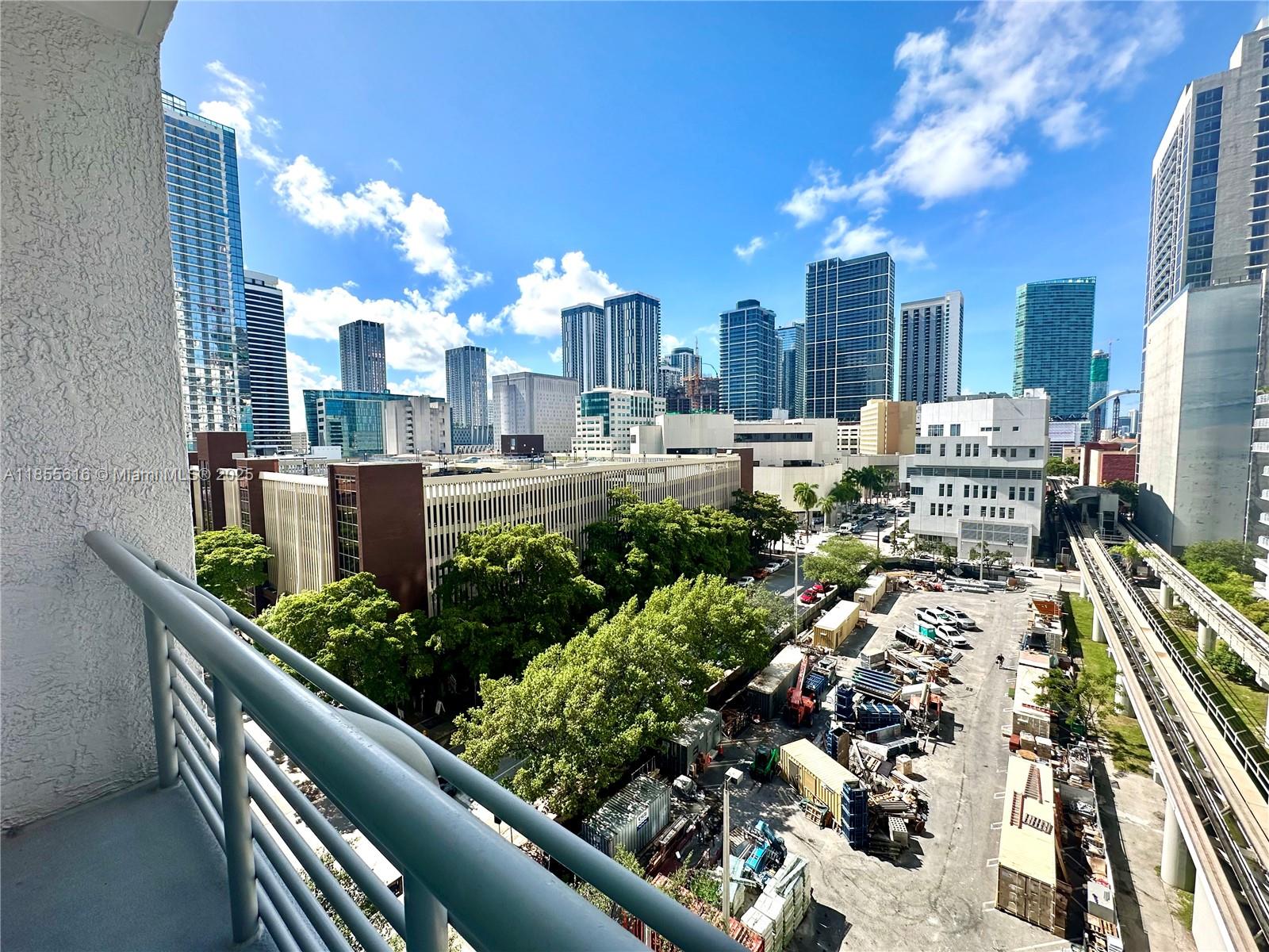 Unbeatable downtown Miami location! This stylish open-loft condo is connected directly to the Metro Mover, giving you quick and easy access anywhere in the city. Just steps from Bayside Marketplace, Kaseya Center, restaurants, coffee shops, and endless entertainment—live, work, and play right at your doorstep. Features include soaring high ceilings, an open city view, a sleek modern kitchen, in-unit washer/dryer, and polished concrete floors. Enjoy resort-style amenities with two pools, concierge service, and a fully equipped gym.