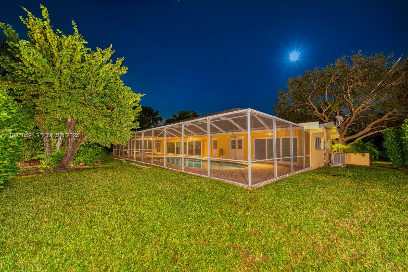 VILLAGE GROVE - Residential