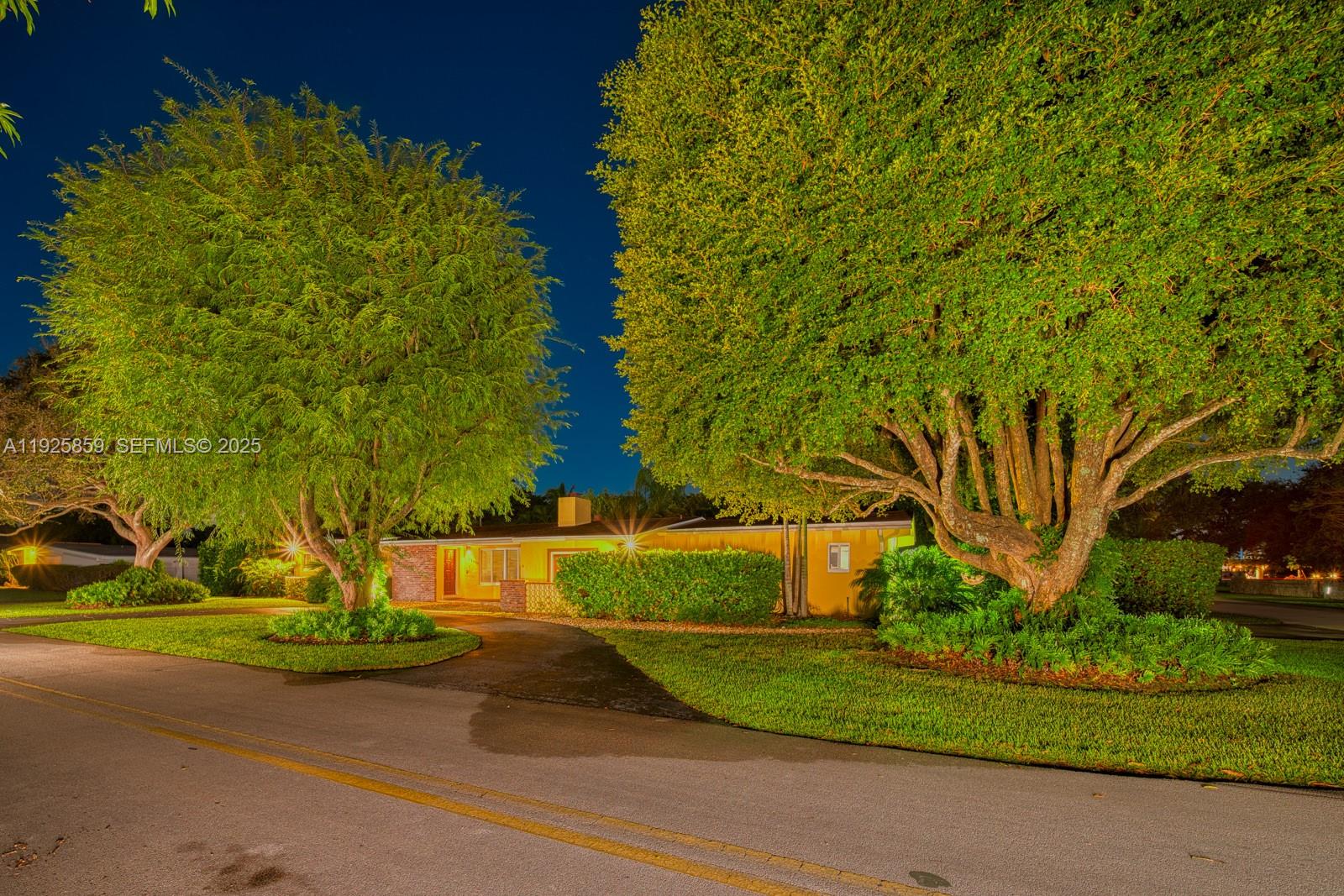 VILLAGE GROVE - Residential