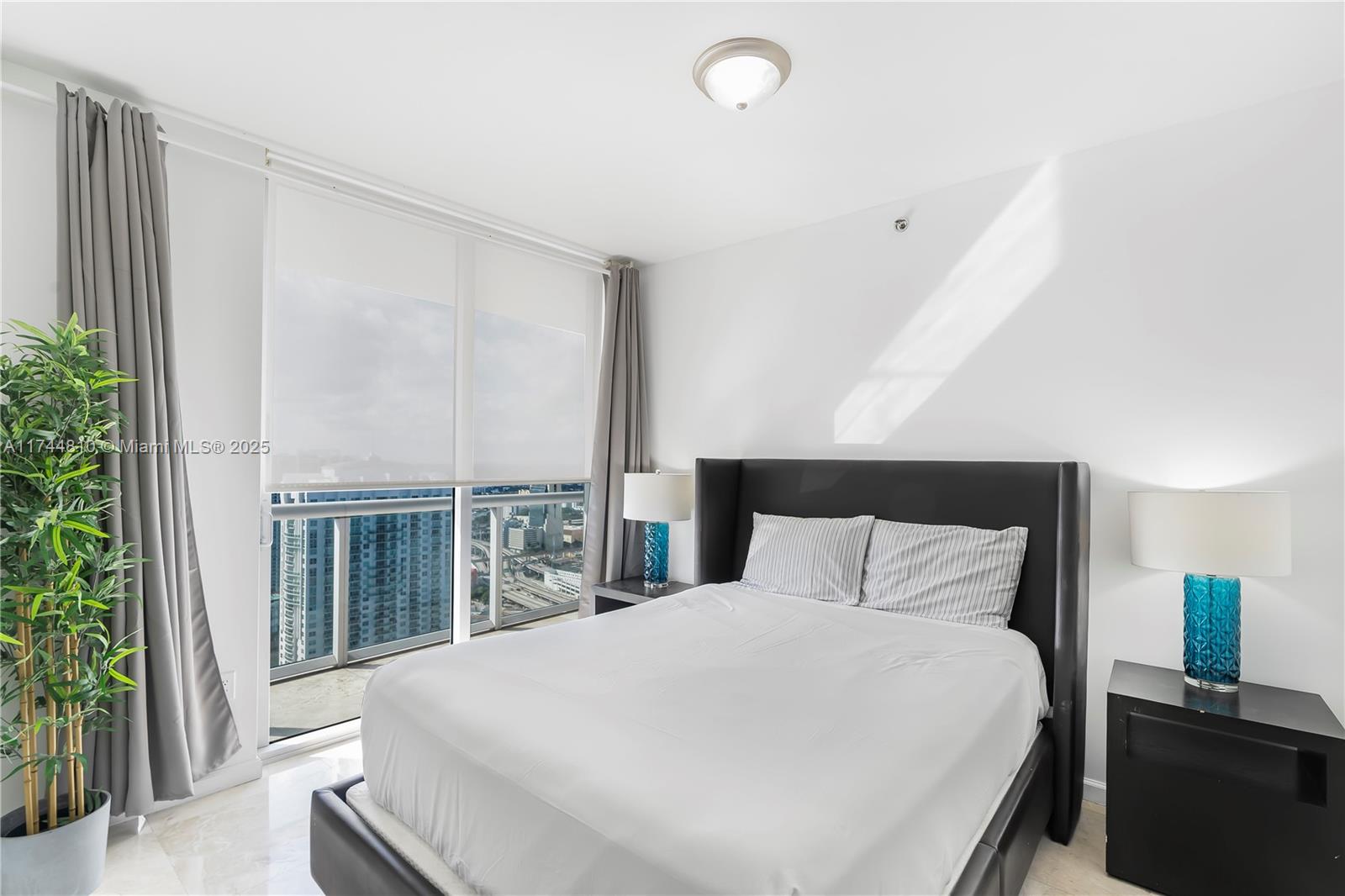 ICON BRICKELL CONDO NO 3 - Residential