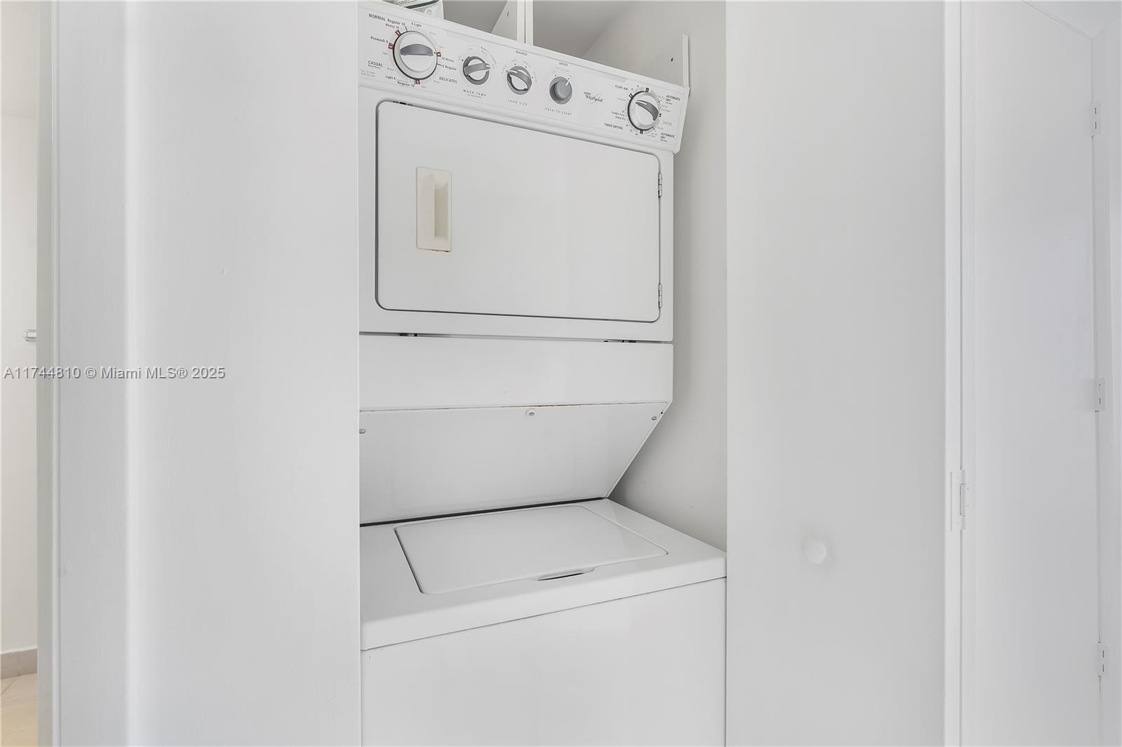 ICON BRICKELL CONDO NO 3 - Residential