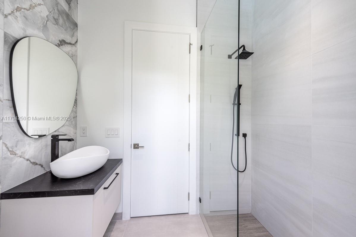 LINDAS CASAS - Residential