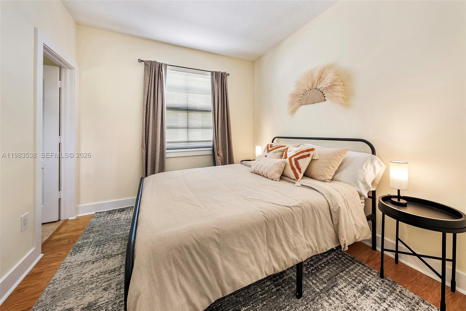 VILLAGGIO IN THE GROVE CO - Residential Lease