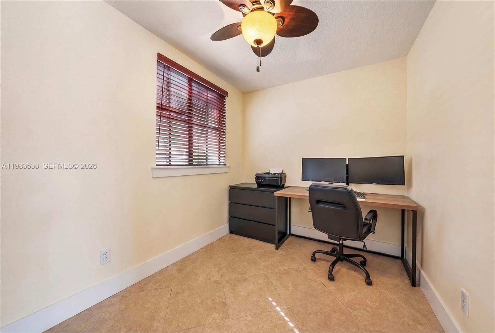 VILLAGGIO IN THE GROVE CO - Residential Lease