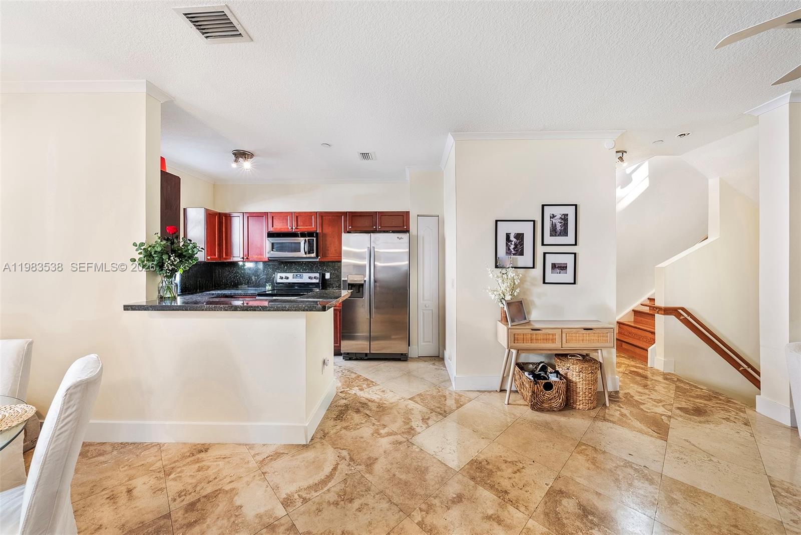 VILLAGGIO IN THE GROVE CO - Residential Lease