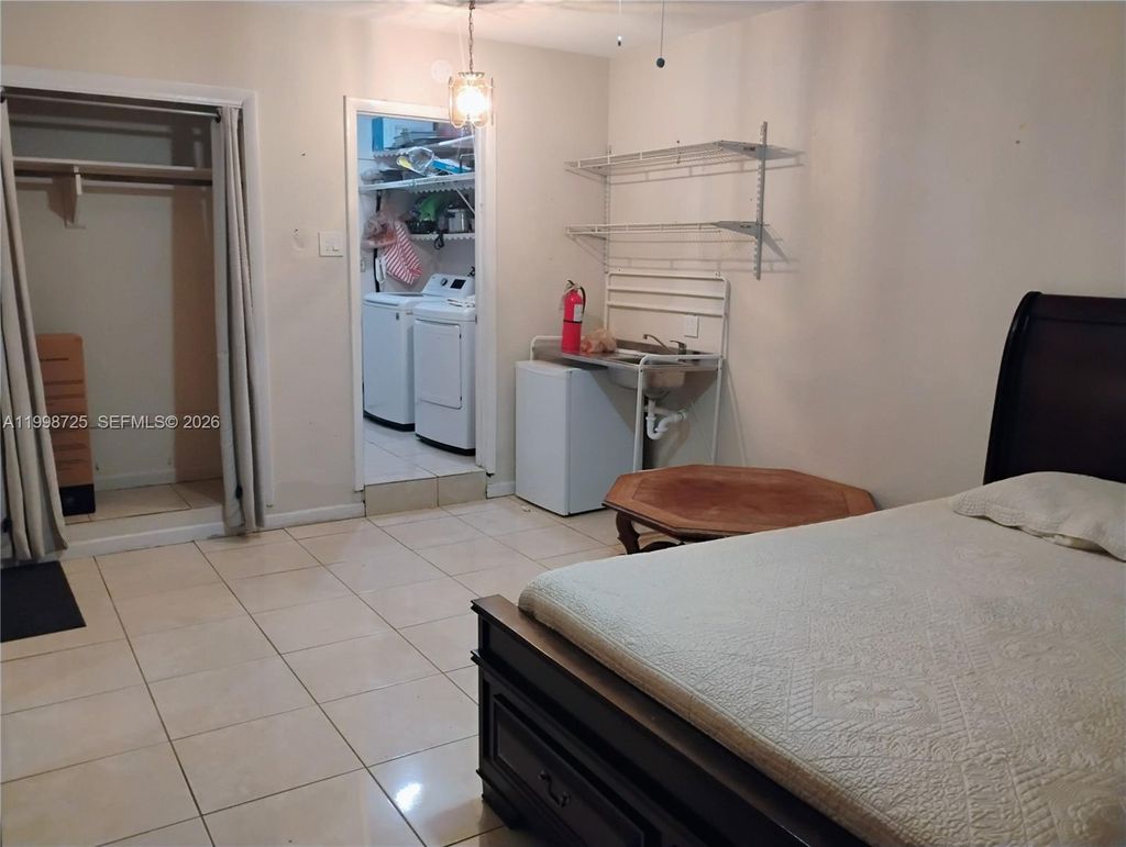 Photo of **** Thomas St #1, Hollywood, FL 33021 (MLS # A11998725)