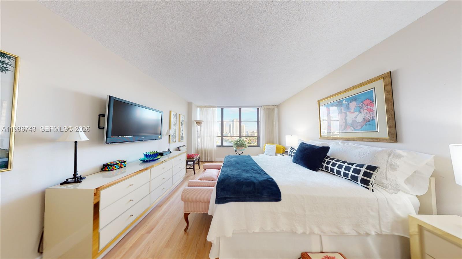 OLYMPUS CONDO PH A - Residential