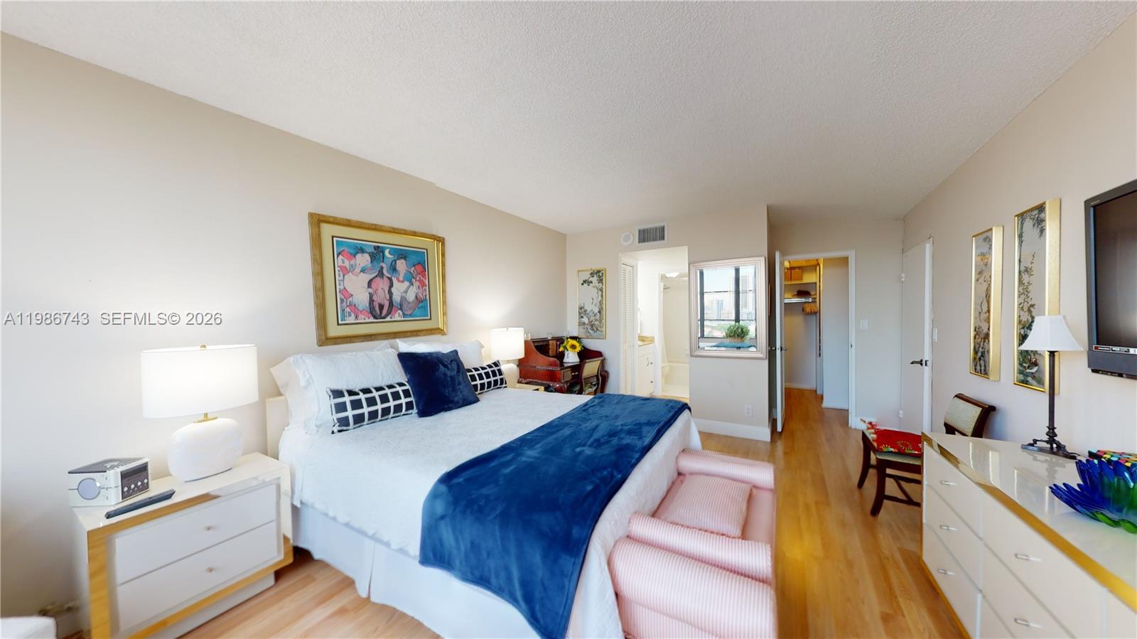 OLYMPUS CONDO PH A - Residential