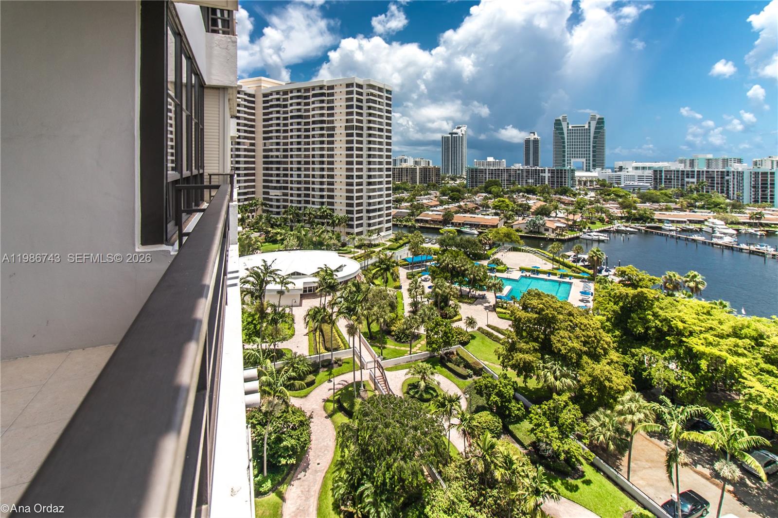 OLYMPUS CONDO PH A - Residential