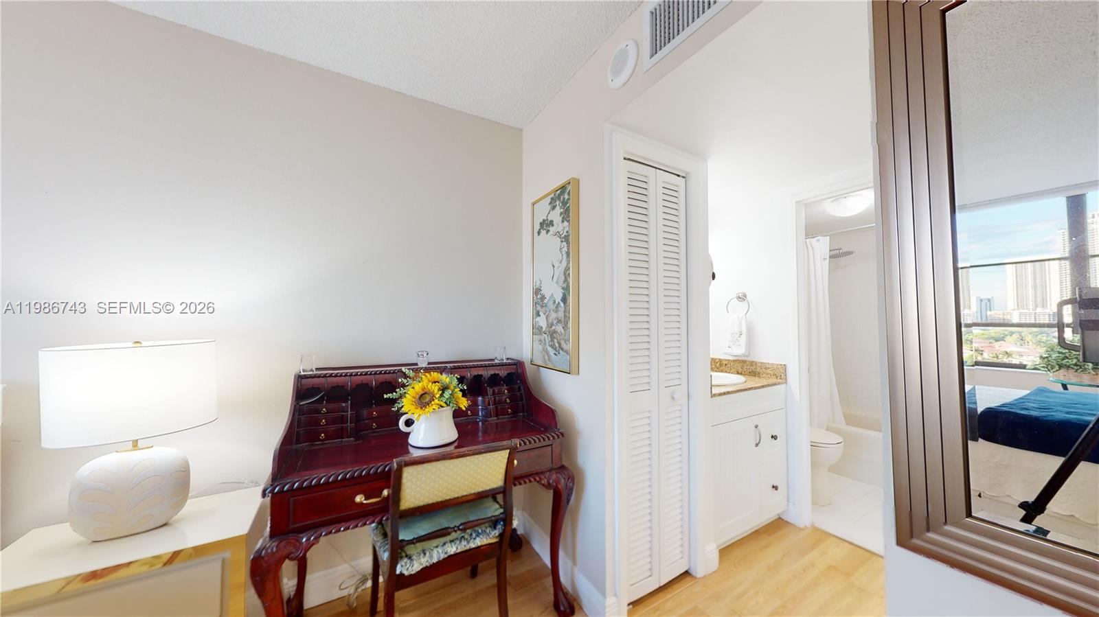 OLYMPUS CONDO PH A - Residential