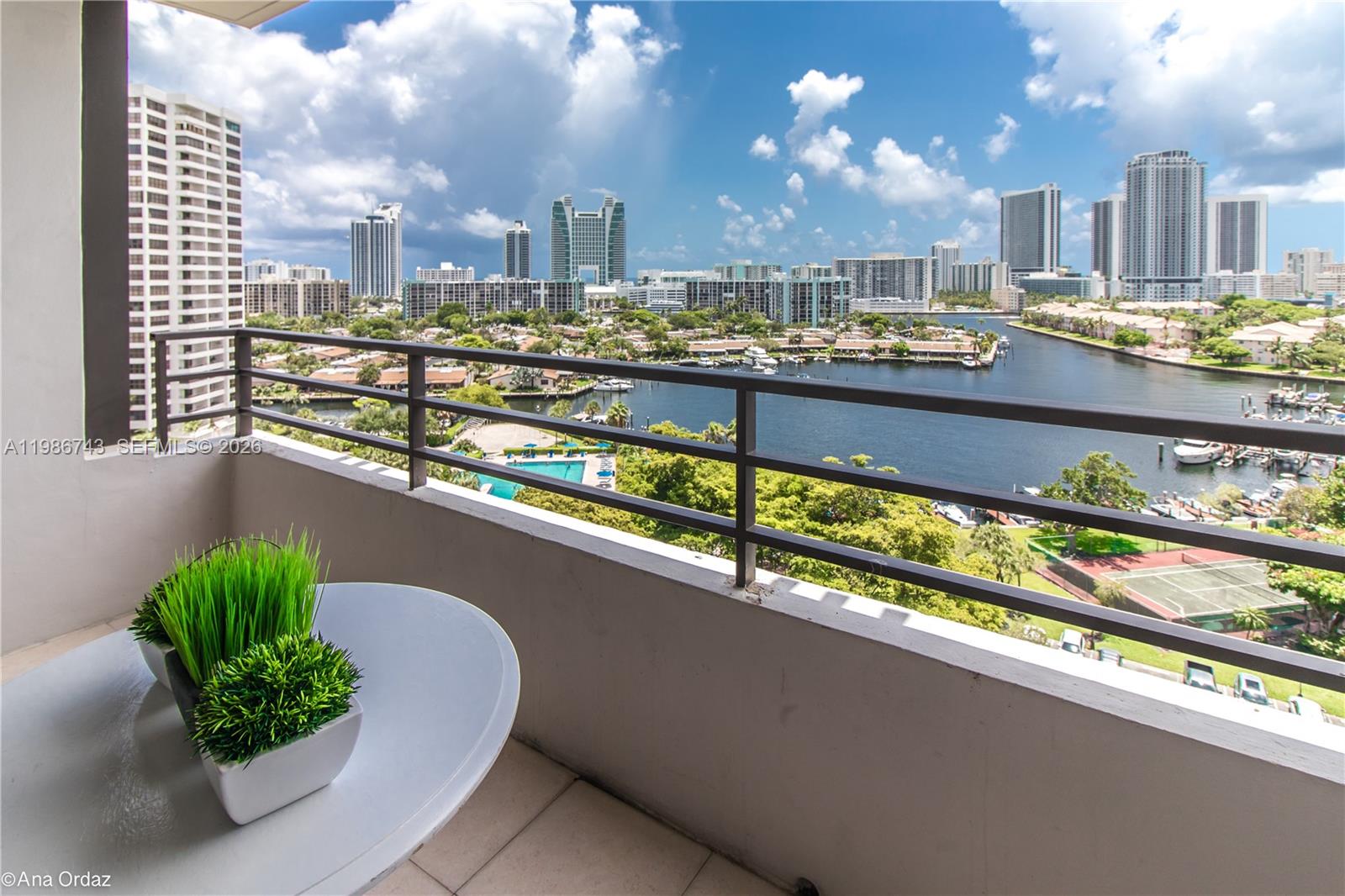 OLYMPUS CONDO PH A - Residential