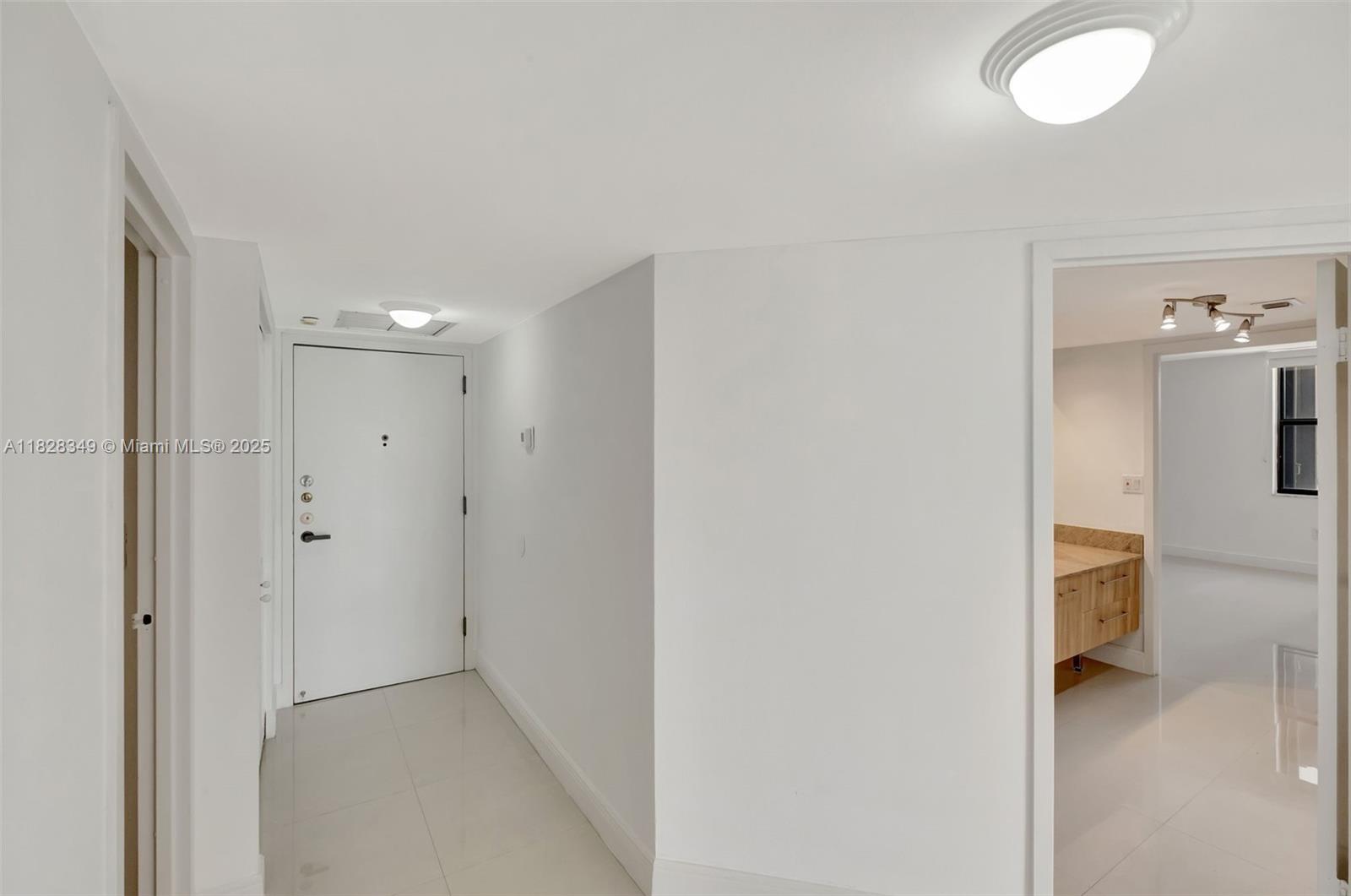 2333 Brickell Ave 305