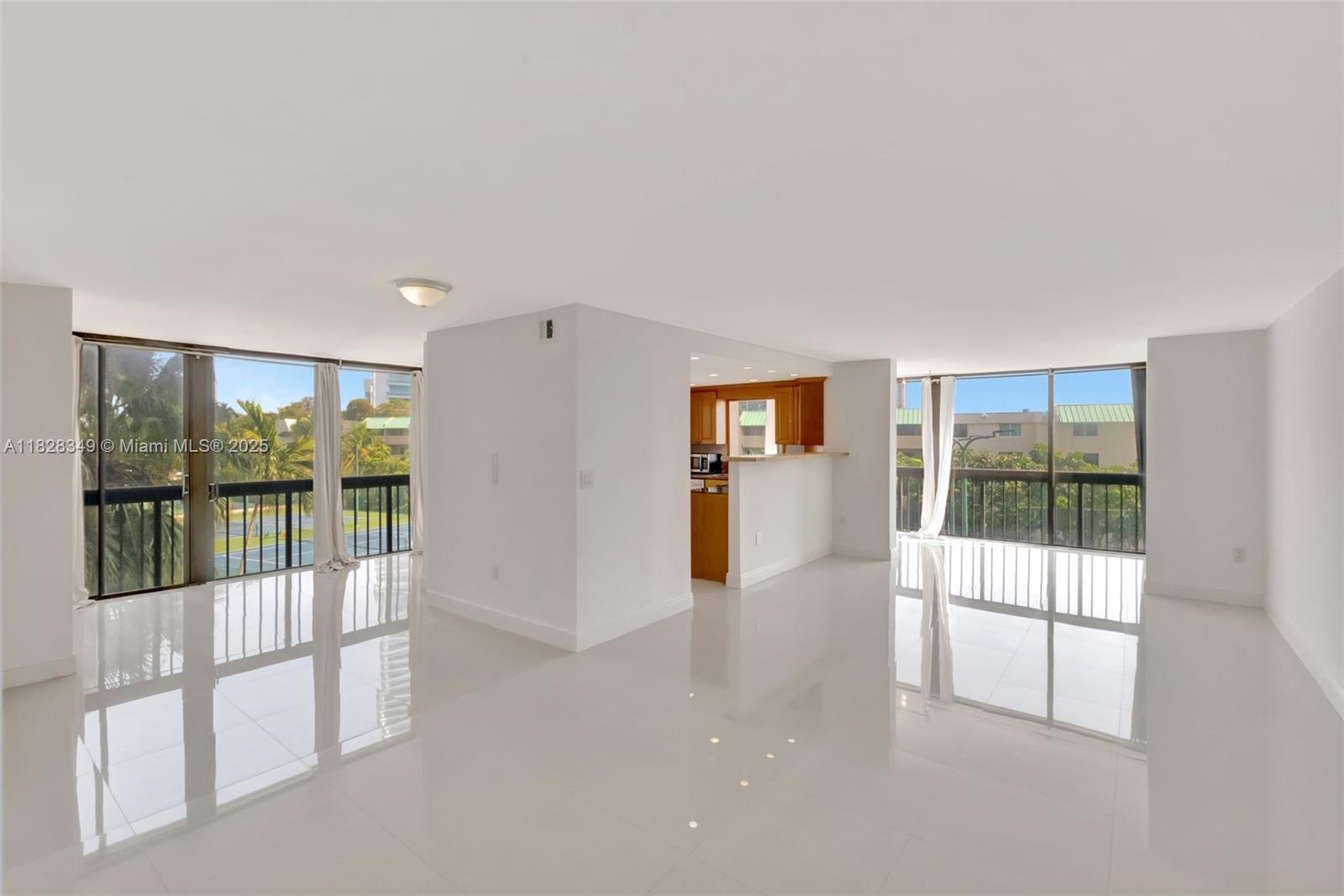 2333 Brickell Ave 305