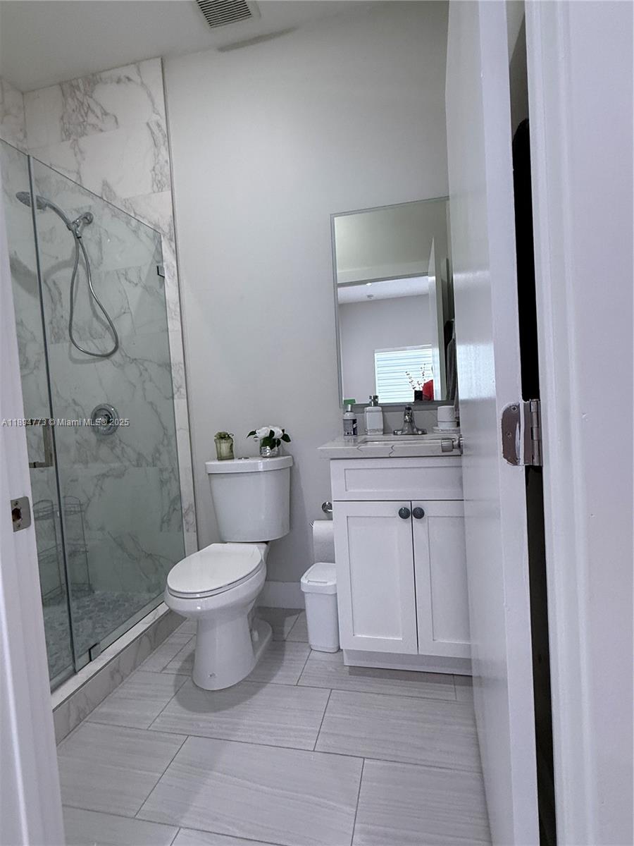 GRAPELAND HEIGHTS - Residential Lease