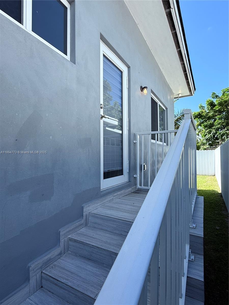 GRAPELAND HEIGHTS - Residential Lease