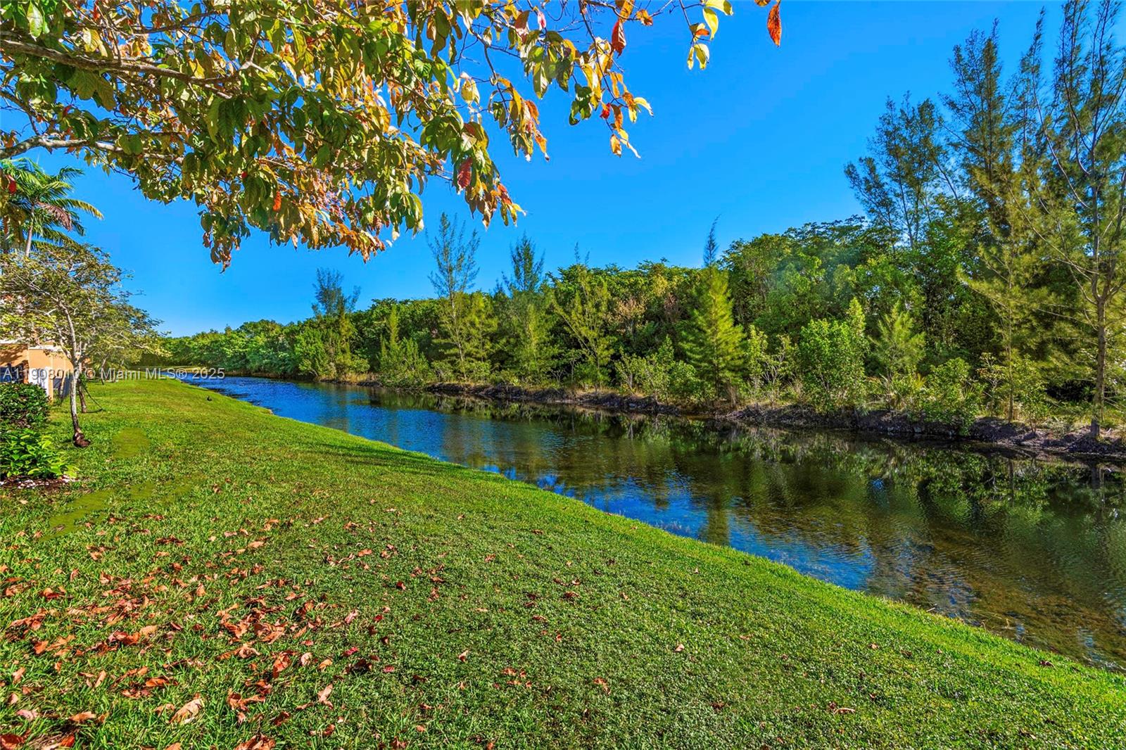 PEMBROKE CAY CONDO - Residential