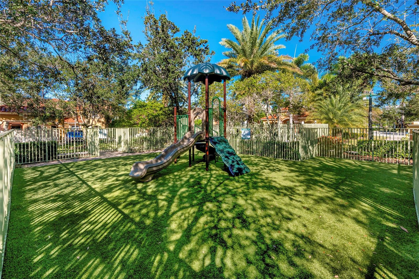 PEMBROKE CAY CONDO - Residential