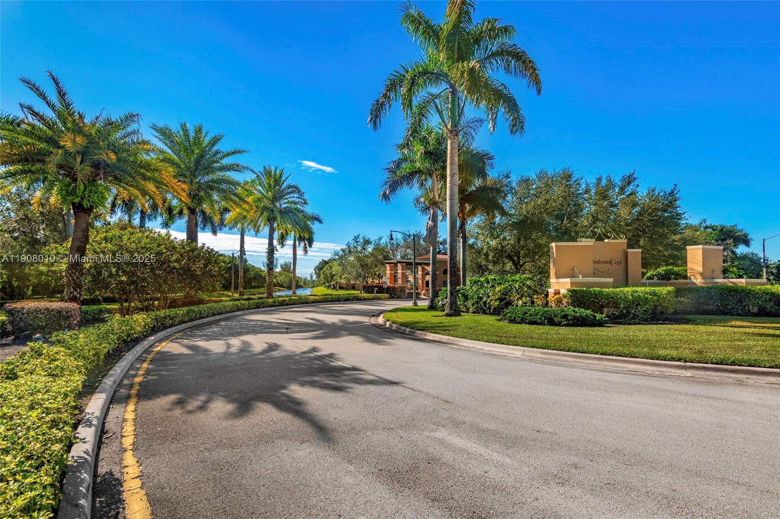 PEMBROKE CAY CONDO - Residential