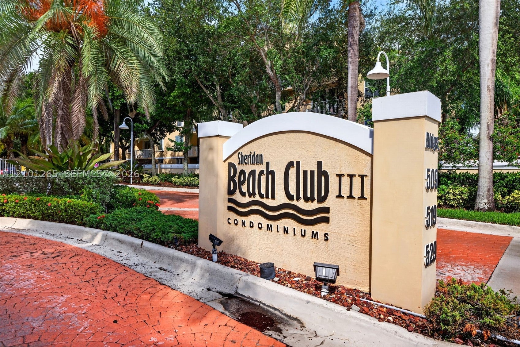 529 E Sheridan St 3041, Dania Beach, FL, 33004/$349,000 1 529 E Sheridan St 3041