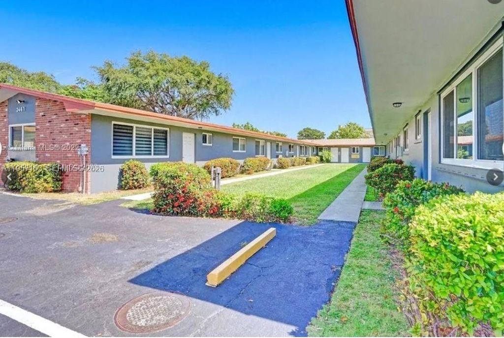 Photo of Hollywood, FL 33020 (MLS # A11957153)