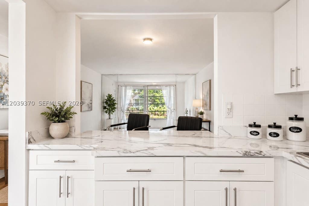 Photo of 7605 NW 5th Pl #103, Margate, FL 33063 (MLS # A12039370)