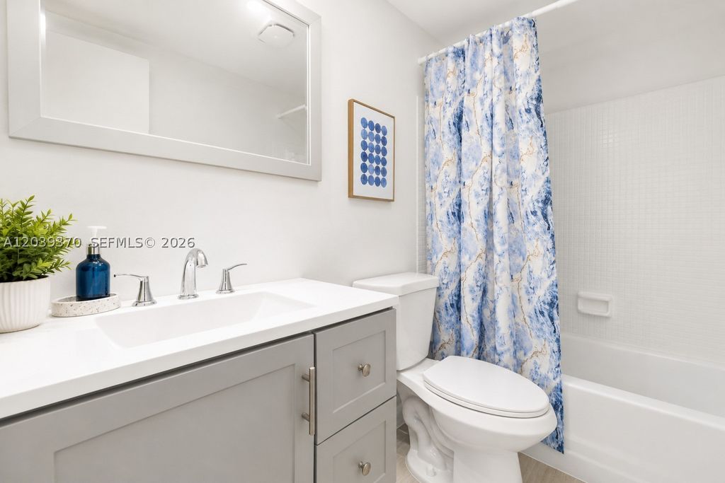 Photo of 7605 NW 5th Pl #103, Margate, FL 33063 (MLS # A12039370)