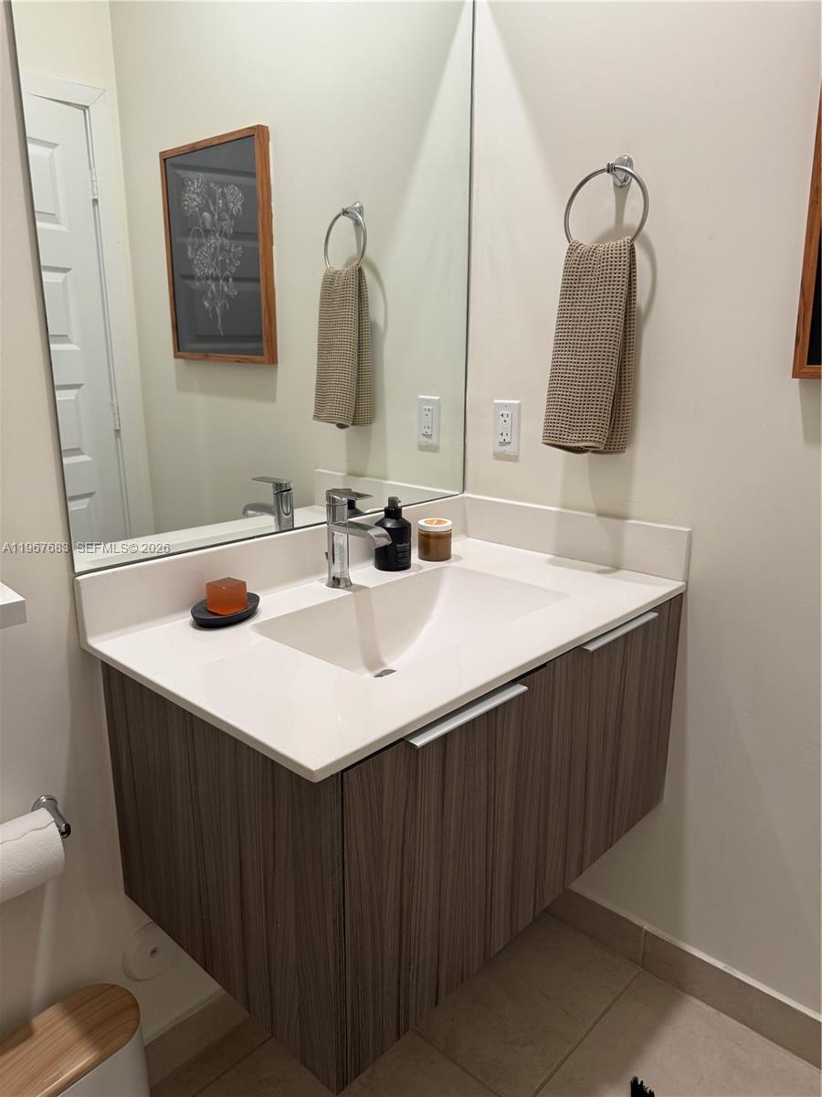 APEX AT PARK CENTRAL COND - Residential