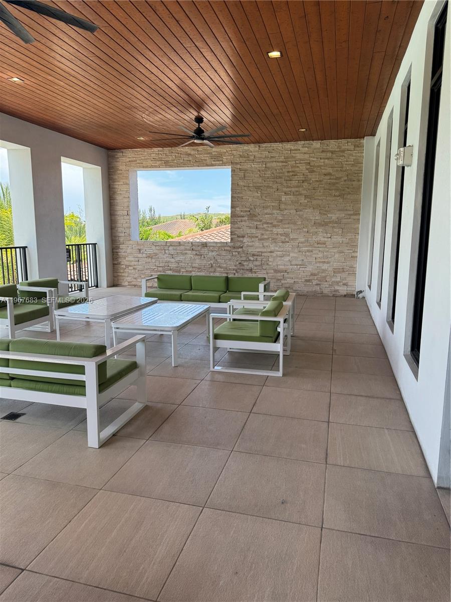 APEX AT PARK CENTRAL COND - Residential