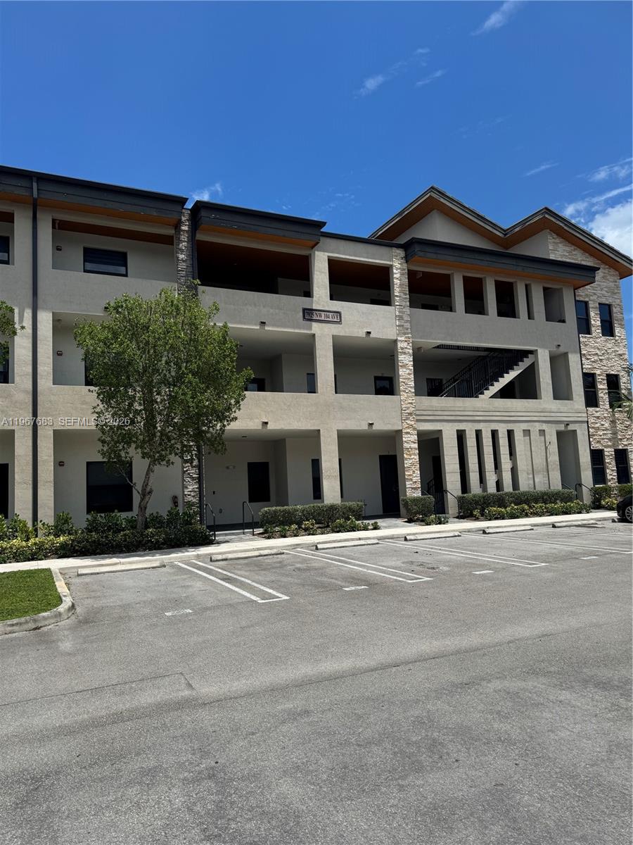 APEX AT PARK CENTRAL COND - Residential