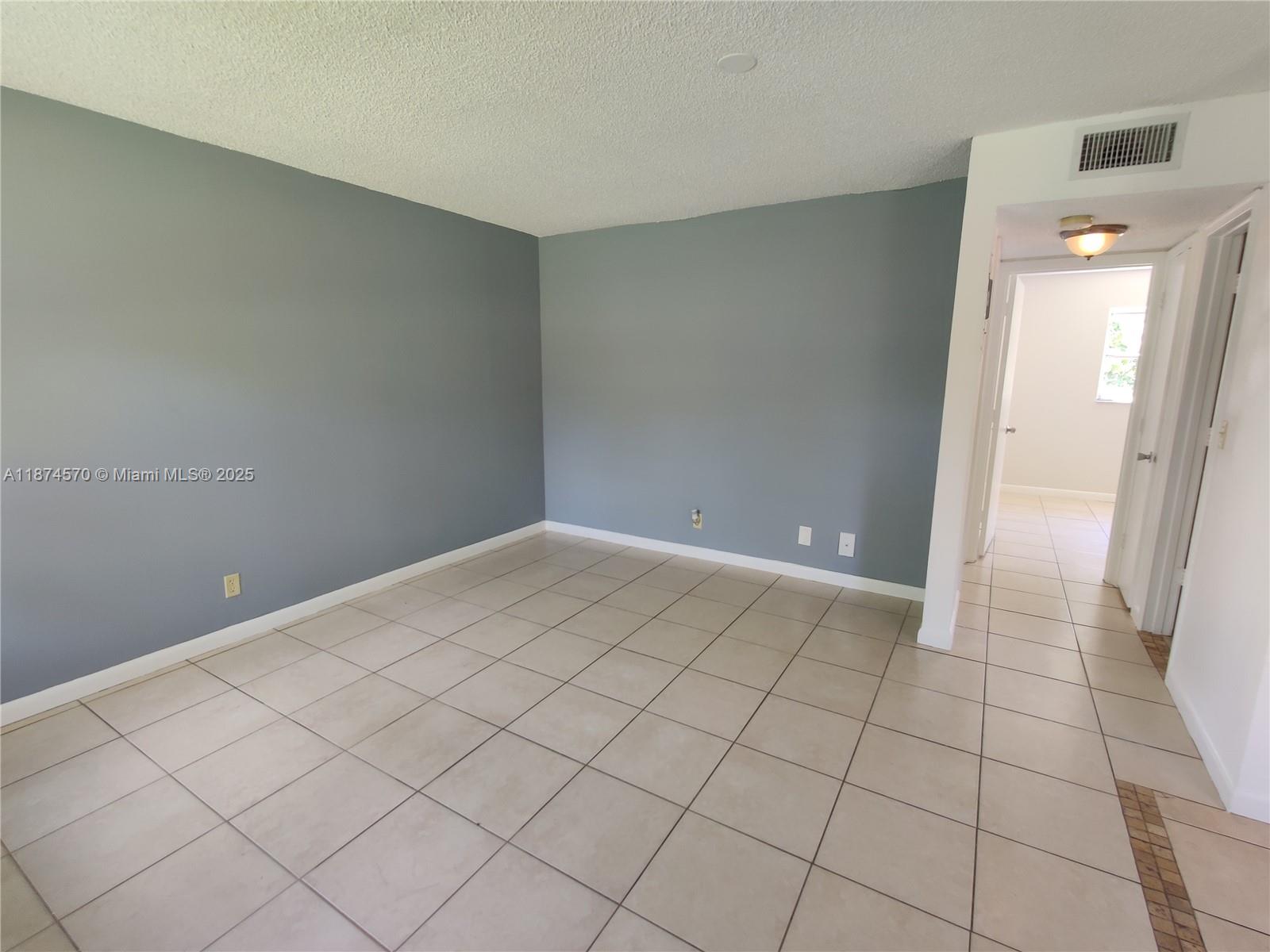 VILLAGE PARK AT OAKLAND C - Residential Lease