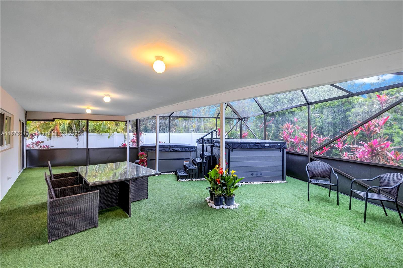 CENTRAL GOLF SEC OF HOLLY - Residential