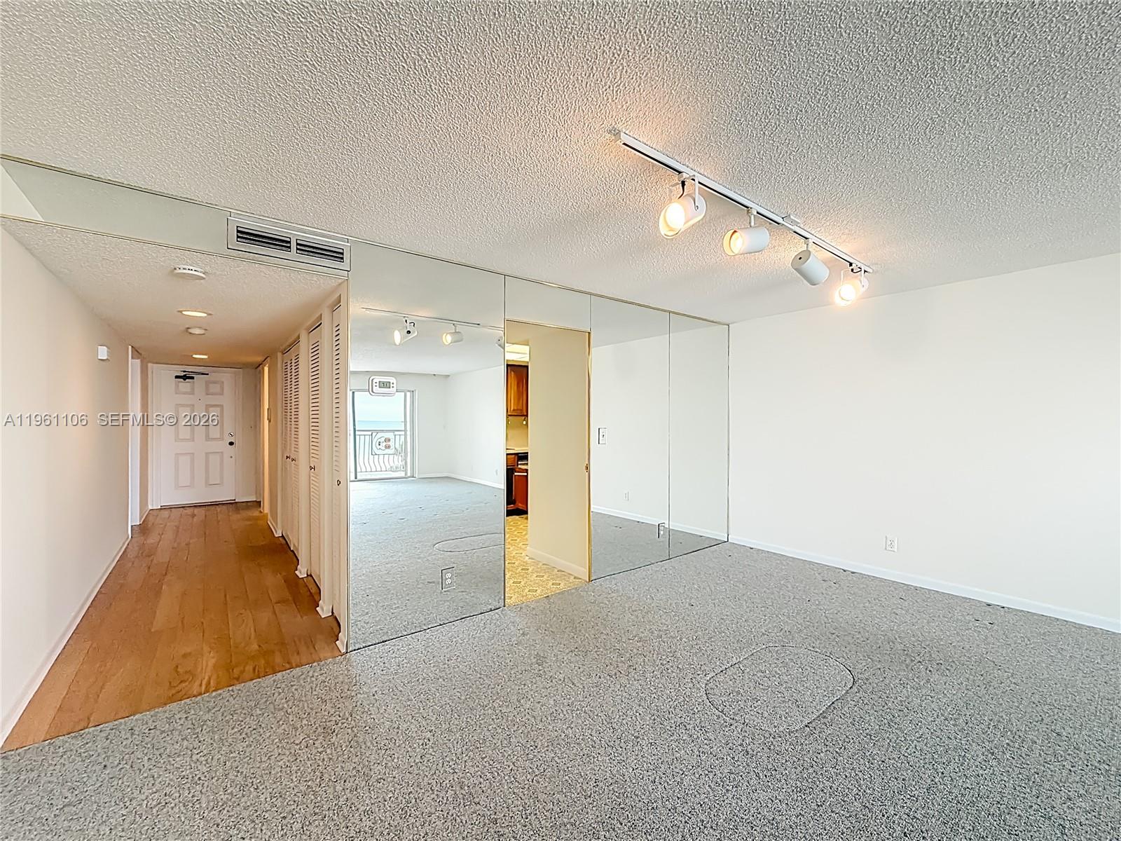 LAGO MAR NORTH LODGE COND - Residential