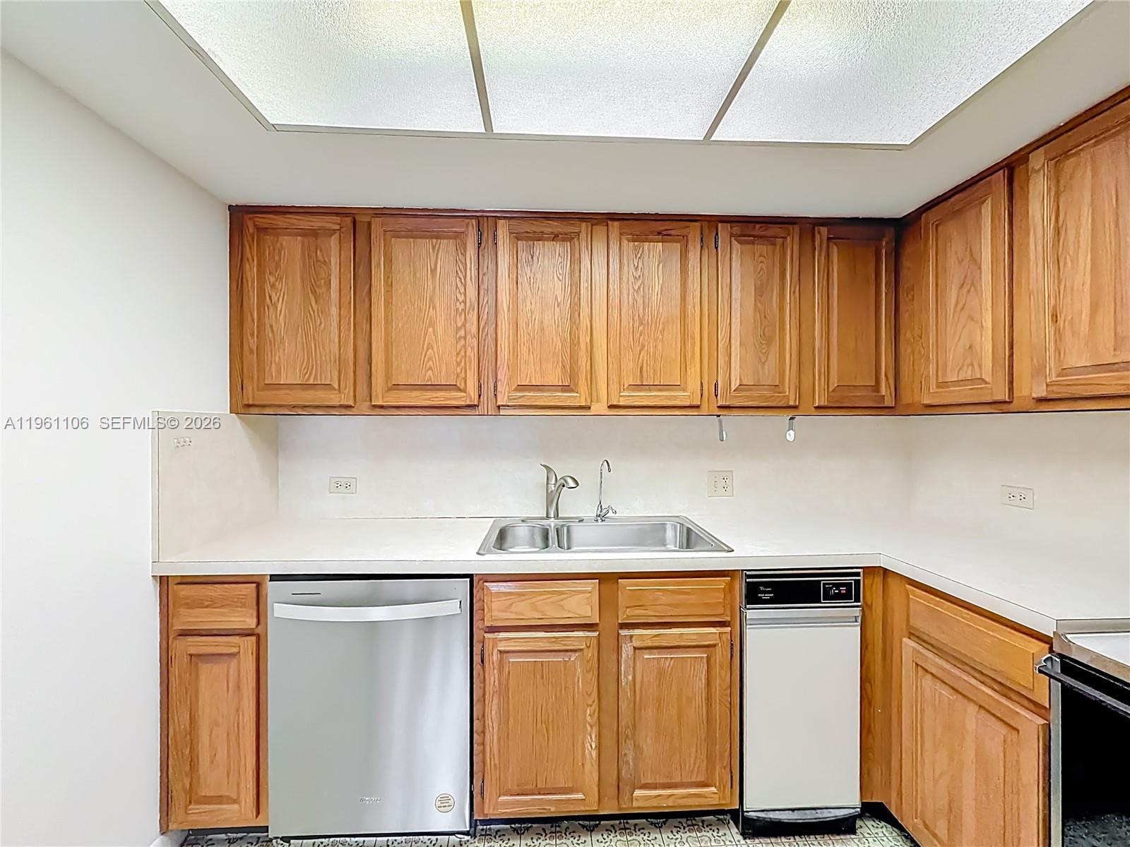 LAGO MAR NORTH LODGE COND - Residential