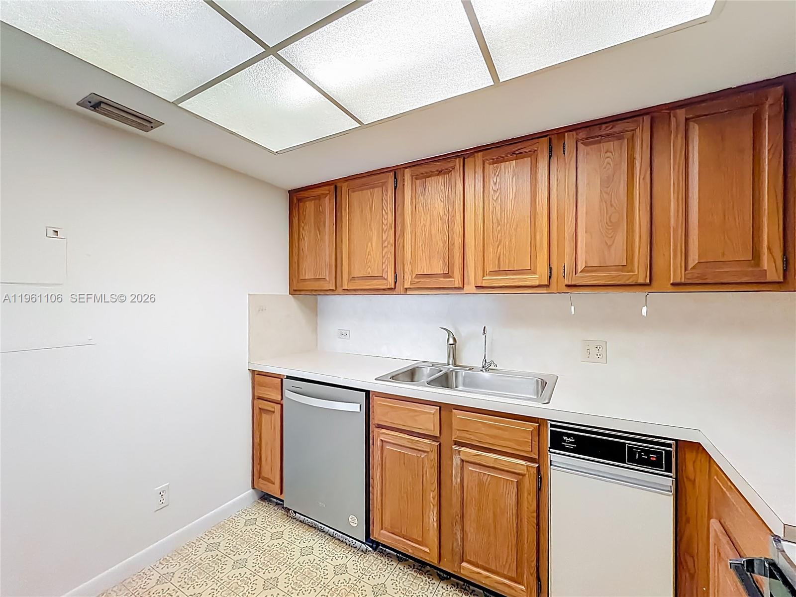 LAGO MAR NORTH LODGE COND - Residential