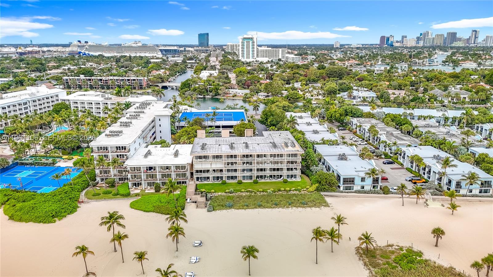 LAGO MAR NORTH LODGE COND - Residential