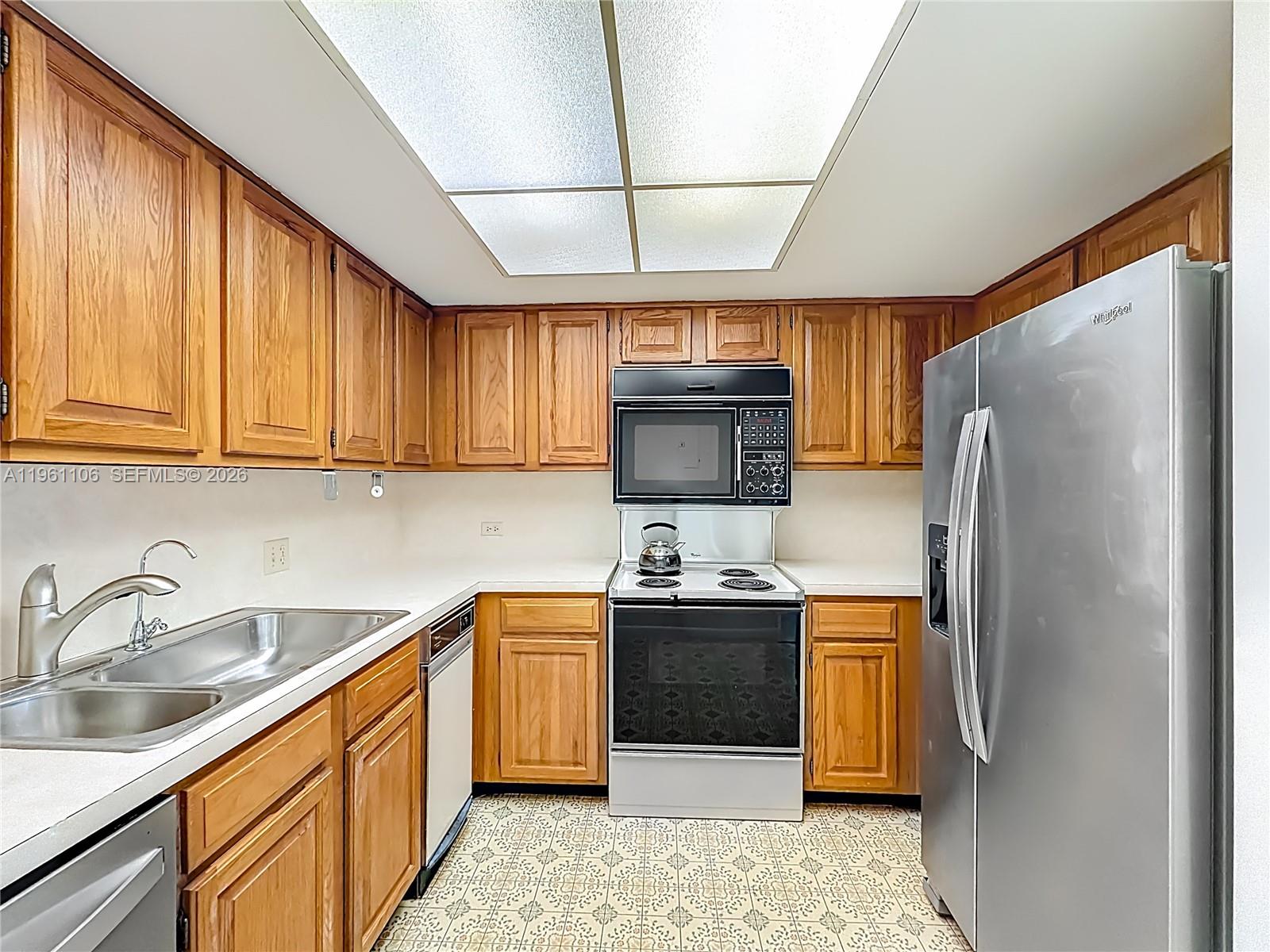 LAGO MAR NORTH LODGE COND - Residential