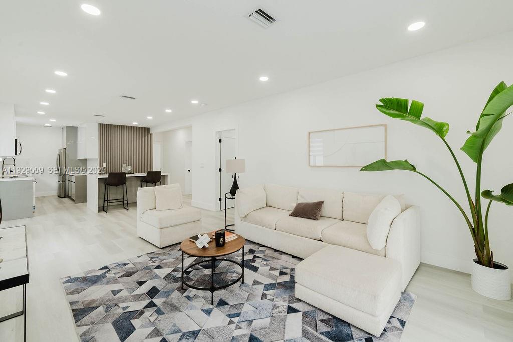 EAST VEDADO - Residential