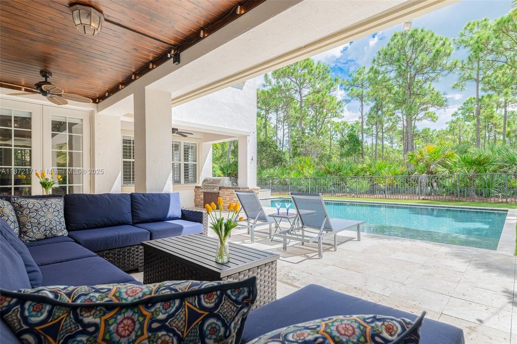 Photo of 1114 Vintner Blvd, Palm Beach Gardens, FL 33410 (MLS # A11872171)