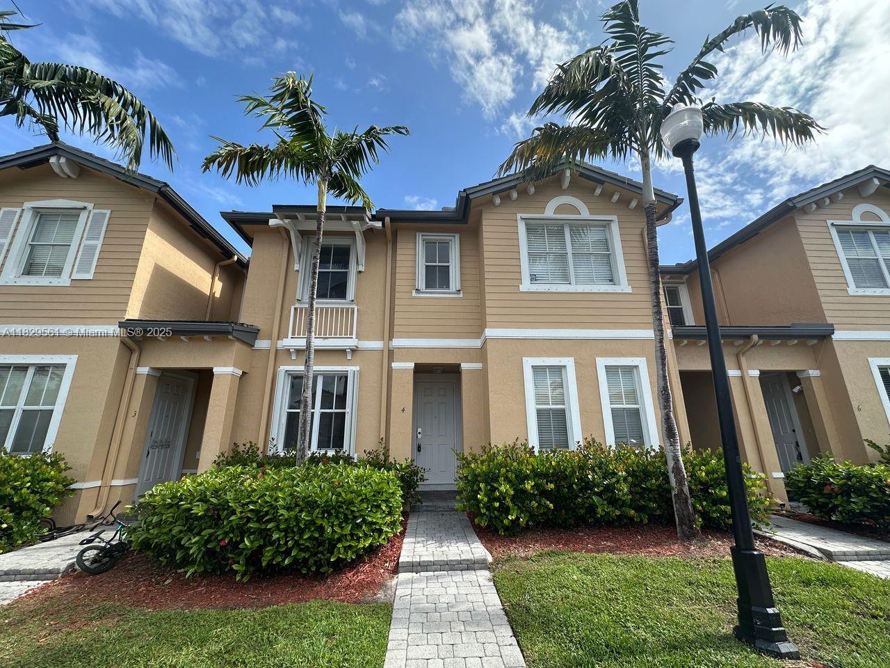 This 2 bedrooms, 2.5 Baths2-story Townhouse is located in the gated community of Fiji at Isles of Oasis. Clubhouse, pool and gym. Fenced patio. Storage room. Community has lots of visitor parking.
All appliances included washer and dryer in unit.
Must see!