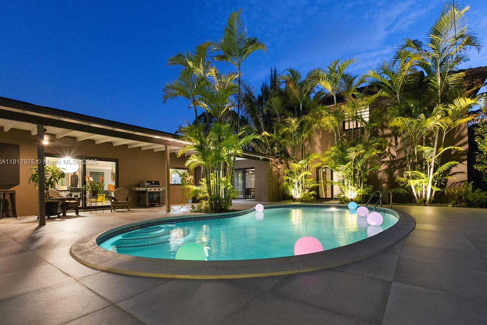 10225 Sw 130th Ln, Miami, Broward County, Florida - 6 Bedrooms  
4 Bathrooms - 