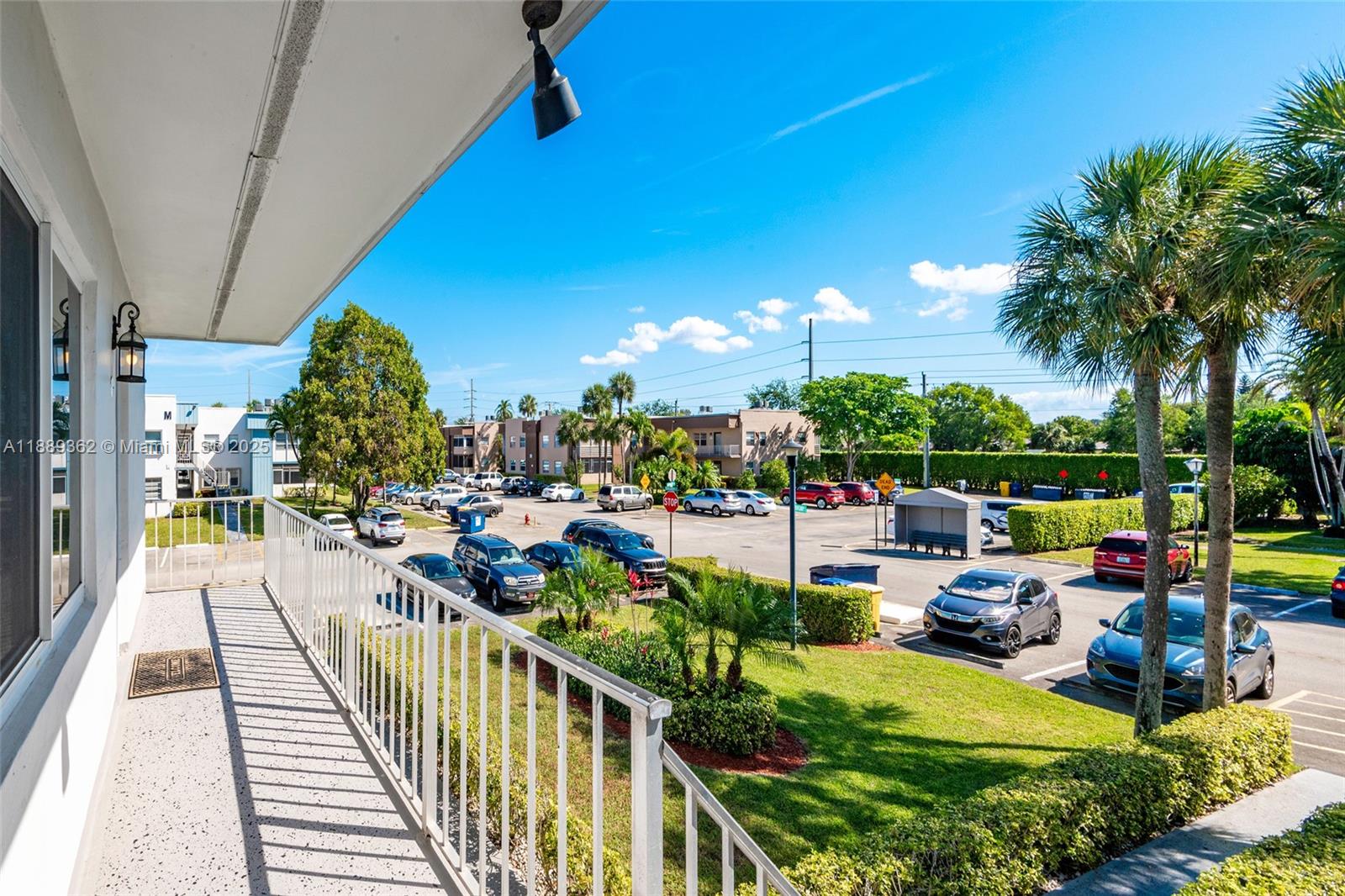 KINGS POINT BURGUNDY COND - Residential